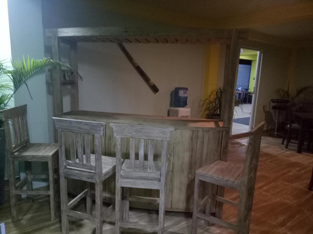 This Is It Airport Hotel And Restaurant Negombo Exterior foto